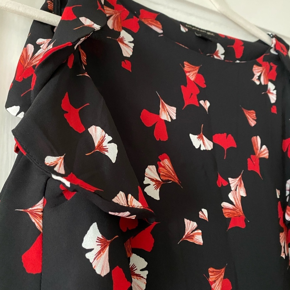 Banana Republic Flutter sleeve blouse - Picture 5 of 11